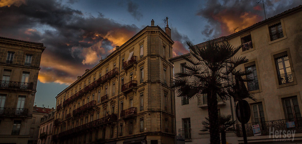 Photos architecture Hersey Photographe Uzès Nîmes Gard Quartier centre de Nîmes soleil couchant par Hersey Photographe Nîmes